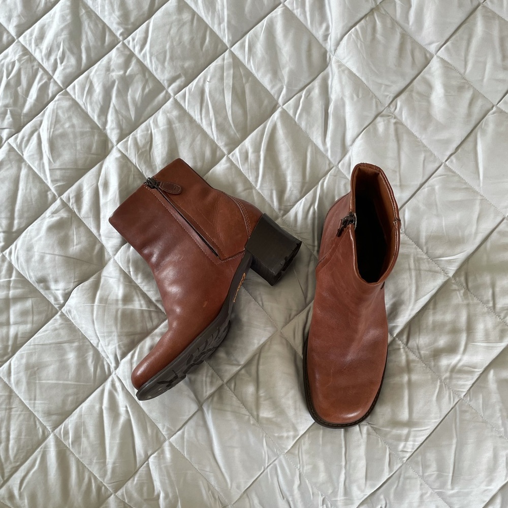 Heeled ankle boot